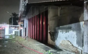 Incêndio atinge galpão abandonado em Criciúma Fachada de galpão abandonado após incêndio no bairro Pinheirinho, em Criciúma.