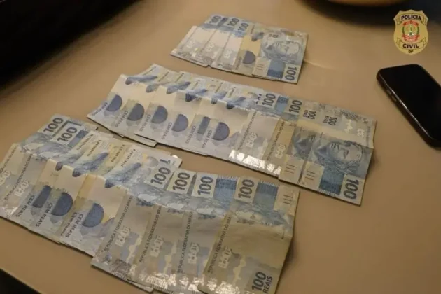 Dinheiro divulgado pela PCDF durante opera&ccedil;&atilde;o contra anabolizantes adulterados.
