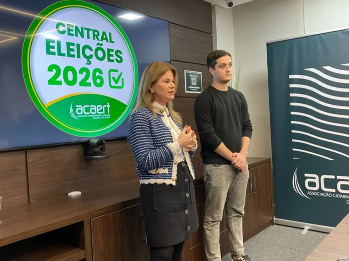 ACAERT encerra encontros regionais sobre Eleições 2026 Representantes da ACAERT durante encontro regional da Central Eleições 2026, realizado na sede da entidade em Florianópolis.