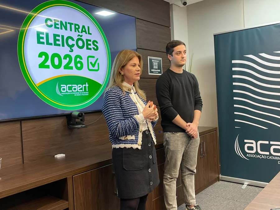 ACAERT encerra encontros regionais sobre Eleições 2026 Representantes da ACAERT durante encontro regional da Central Eleições 2026, realizado na sede da entidade em Florianópolis.