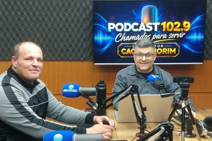 Araranguá recebe Congresso de Missões a partir do dia 27 Giovanni Souza participa do podcast Chamados para Servir, da 102.9 Amorim FM, durante entrevista sobre o Congresso de Missões da Assembleia de Deus de Araranguá.
