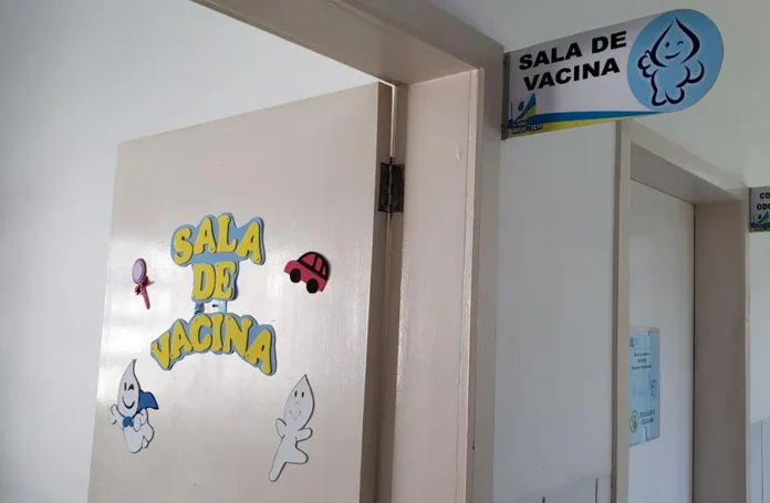 Arroio do Silva inicia campanha de multivacinação Sala de vacinação de unidade de saúde em Balneário Arroio do Silva durante a campanha de multivacinação.