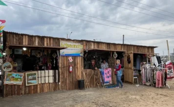 Artesãos podem se credenciar para Semana Farroupilha no Arroio Espaço de artesanato em Balneário Arroio do Silva com peças produzidas por empreendedores locais, participantes da Semana Farroupilha.