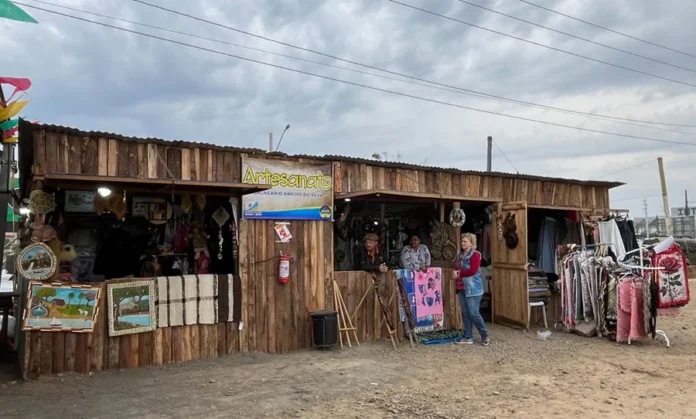 Artesãos podem se credenciar para Semana Farroupilha no Arroio Espaço de artesanato em Balneário Arroio do Silva com peças produzidas por empreendedores locais, participantes da Semana Farroupilha.