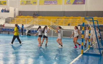 Balneário Arroio do Silva recebe handebol da Olesc Atletas disputam partida de handebol da etapa regional Sul da Olesc no Ginásio Francisco Leonardelli, em Balneário Arroio do Silva.