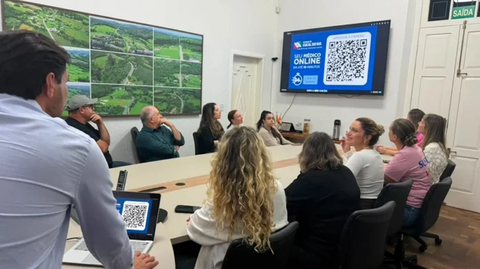 Cocal do Sul lança teleatendimento médico 24 horas Lançamento do teleatendimento médico 24 horas em Cocal do Sul, com apresentação da plataforma digital de saúde para autoridades e profissionais.