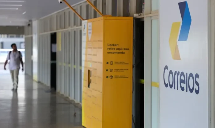 Correios passam a entregar compras do Paraguai no Brasil Locker dos Correios para retirada de encomendas em unidade da estatal, serviço usado na entrega de compras internacionais, incluindo produtos adquiridos no Paraguai.