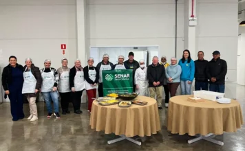 Curso de frutos do mar capacita moradores no Arroio do Silva Participantes do curso de culinária do Senar exibem receitas com peixes e frutos do mar em Balneário Arroio do Silva.