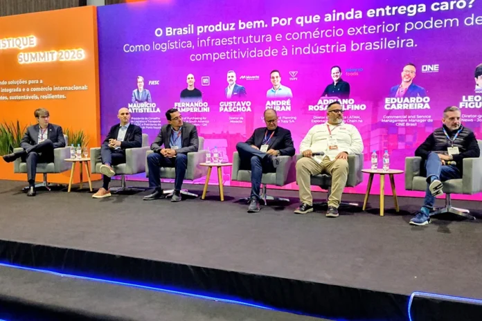 FIESC defende logística integrada em Balneário Camboriú Painel da Logistique 2026 reúne representantes da FIESC e empresas para debate sobre logística e infraestrutura em Balneário Camboriú.
