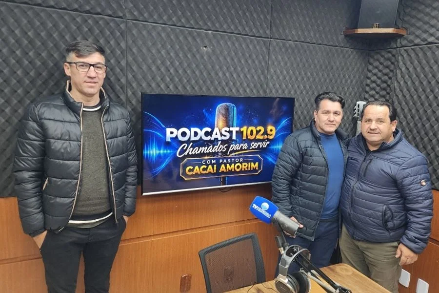 Forquilhinha recebe Pré-Congresso de Missões dias 15 e 16 Representantes da Assembleia de Deus de Forquilhinha participam do podcast Chamados para Servir, da 102.9 Amorim FM, para divulgar o Pré-Congresso de Missões.