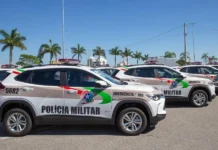 Homem é esfaqueado durante confraternização em Criciúma Viaturas da Polícia Militar de Santa Catarina em imagem ilustrativa de ocorrência envolvendo homem esfaqueado em Criciúma.