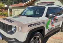 Homem foragido é preso com maconha em Siderópolis Viatura da Polícia Militar de Santa Catarina usada como imagem ilustrativa em ocorrência de recaptura de foragido em Siderópolis.
