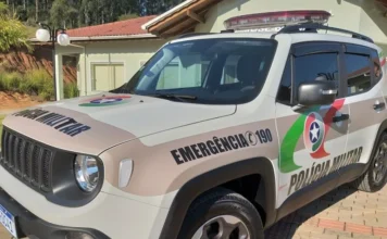 Homem foragido é preso com maconha em Siderópolis Viatura da Polícia Militar de Santa Catarina usada como imagem ilustrativa em ocorrência de recaptura de foragido em Siderópolis.