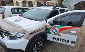 Mulher denuncia importunação sexual em corrida em Criciúma Viatura da Polícia Militar de Santa Catarina; PM registrou denúncia de importunação sexual durante corrida por aplicativo em Criciúma.