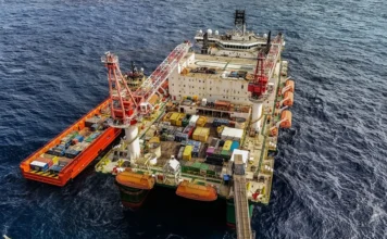 Petrobras confirma nova descoberta de gás na Colômbia Plataforma de exploração de petróleo e gás da Petrobras em águas profundas, relacionada à descoberta no poço Sandia-1, na Colômbia.