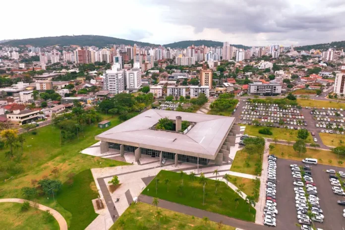 Prefeitura_de_Criciuma_publica_edital_para_bolsas_de_estudo_de_Ensino_Superior