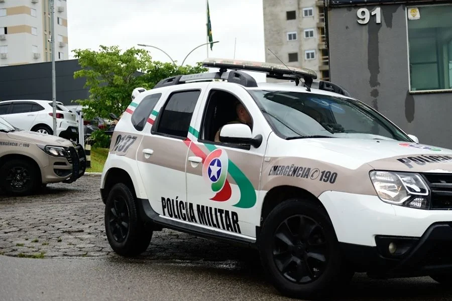 Viatura da Polícia Militar de Santa Catarina em imagem ilustrativa sobre o furto de um trailer de hot dog no bairro Tereza Cristina, em Içara.