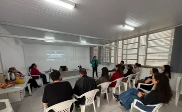 Turvo alinha ações com médicos da rede municipal Médicos da rede municipal de Turvo participam de reunião de alinhamento sobre regulação e atendimento na saúde pública.