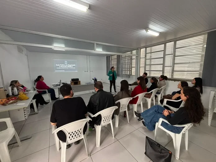 Turvo alinha ações com médicos da rede municipal Médicos da rede municipal de Turvo participam de reunião de alinhamento sobre regulação e atendimento na saúde pública.