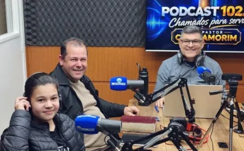 Vigilhão em Sombrio terá louvor e ação solidária Participantes do podcast Chamados para Servir, da 102.9, durante divulgação do Vigilhão do Avivamento em Sombrio
