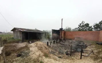 Incêndio atinge residência em Balneário Gaivota