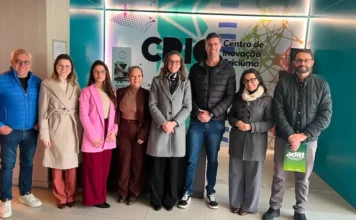 Lideranças de Araranguá visitam centro de inovação da Unesc