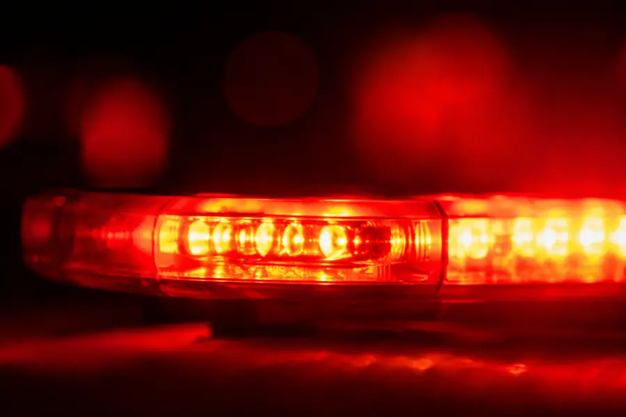 giroflex-vermelho-close-900x600 Giroflex vermelho de viatura policial em imagem ilustrativa sobre ocorrência de encontro de cadáver em Forquilhinha.