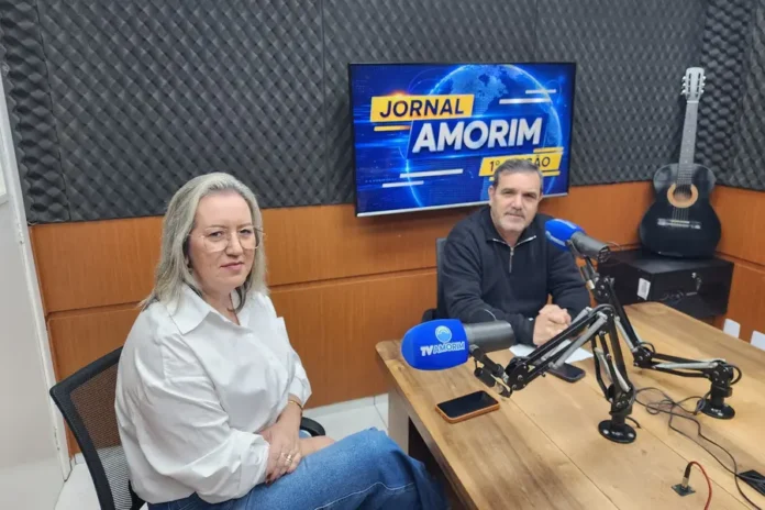 santa-rosa-do-sul-ideb-entrevista-900x600 Prefeito Almides Roberg da Rosa e a secretária Cleonice D’Ávila da Cunha Pereira em entrevista sobre o Ideb 2025 de Santa Rosa do Sul na 102.9 Amorim FM.