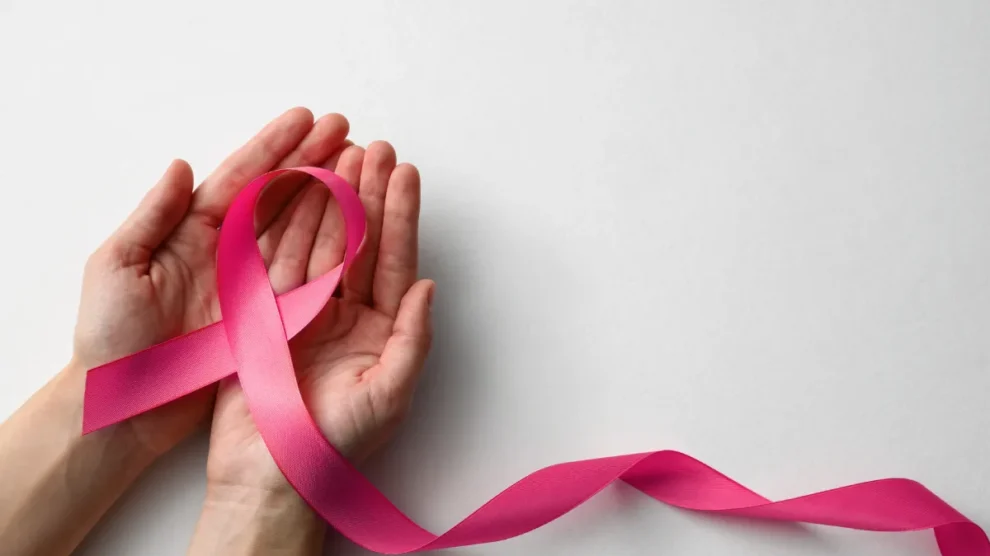outubro-rosa-prevencao-e-conscientizacao-do-cancer-de-mama-990x556-1