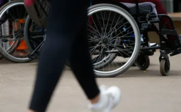 Trabalhadores com deficiência recebem 30% menos