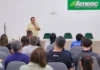 Amesc debate prioridades para os 15 municípios até 2035 Alex Bianchin, presidente da Amesc e prefeito de São João do Sul, fala durante encontro sobre desenvolvimento regional em Araranguá.