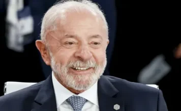 Lula é reeleito presidente do Brasil no segundo turno