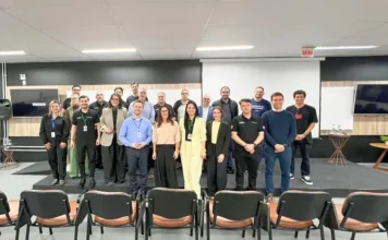 SC Mais Inovação reúne gestores e empresas em Araranguá Representantes participam de painel do SC Mais Inovação em Araranguá, durante encontro voltado à integração entre universidades, indústria e setor produtivo.
