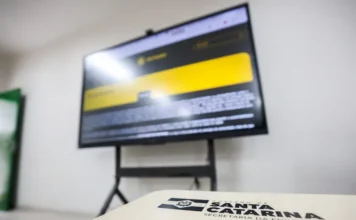 Santa Catarina entrega 533 telas interativas às escolas estaduais