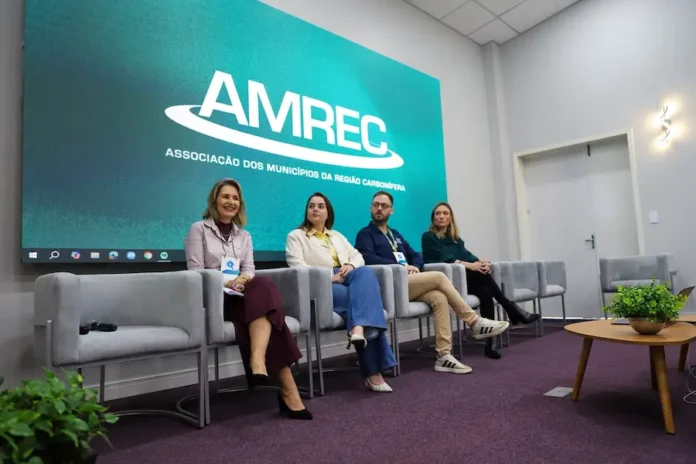 Vigilancia_Sanitaria_Prefeitura_de_Criciuma_e_Governo_do_Estado_promovem_seminario_de_alinhamento_tecnico_4
