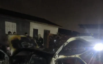 Incêndio atinge veículo em Criciúma durante a madrugada