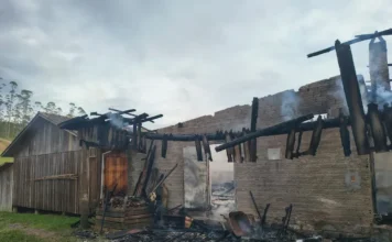 Incêndio causa prejuízo de R$ 200 mil em Orleans