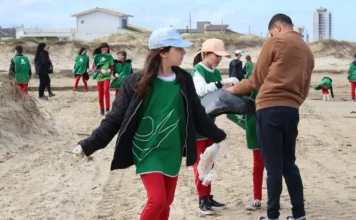 Projeto Lixo Marinho leva alunos a atividade no Rincão
